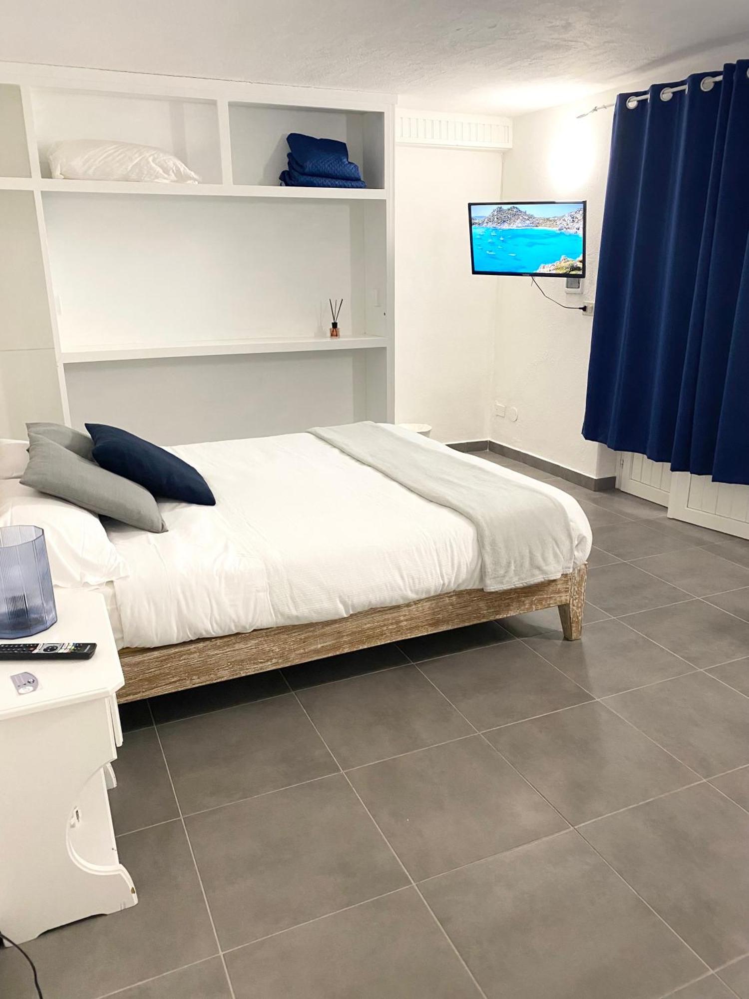מרינלה Cala Reale Rooms Marinella מראה חיצוני תמונה