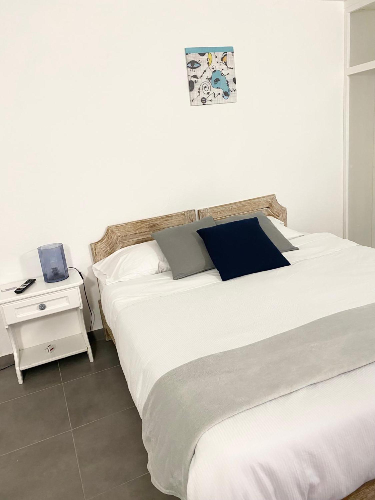 מרינלה Cala Reale Rooms Marinella מראה חיצוני תמונה