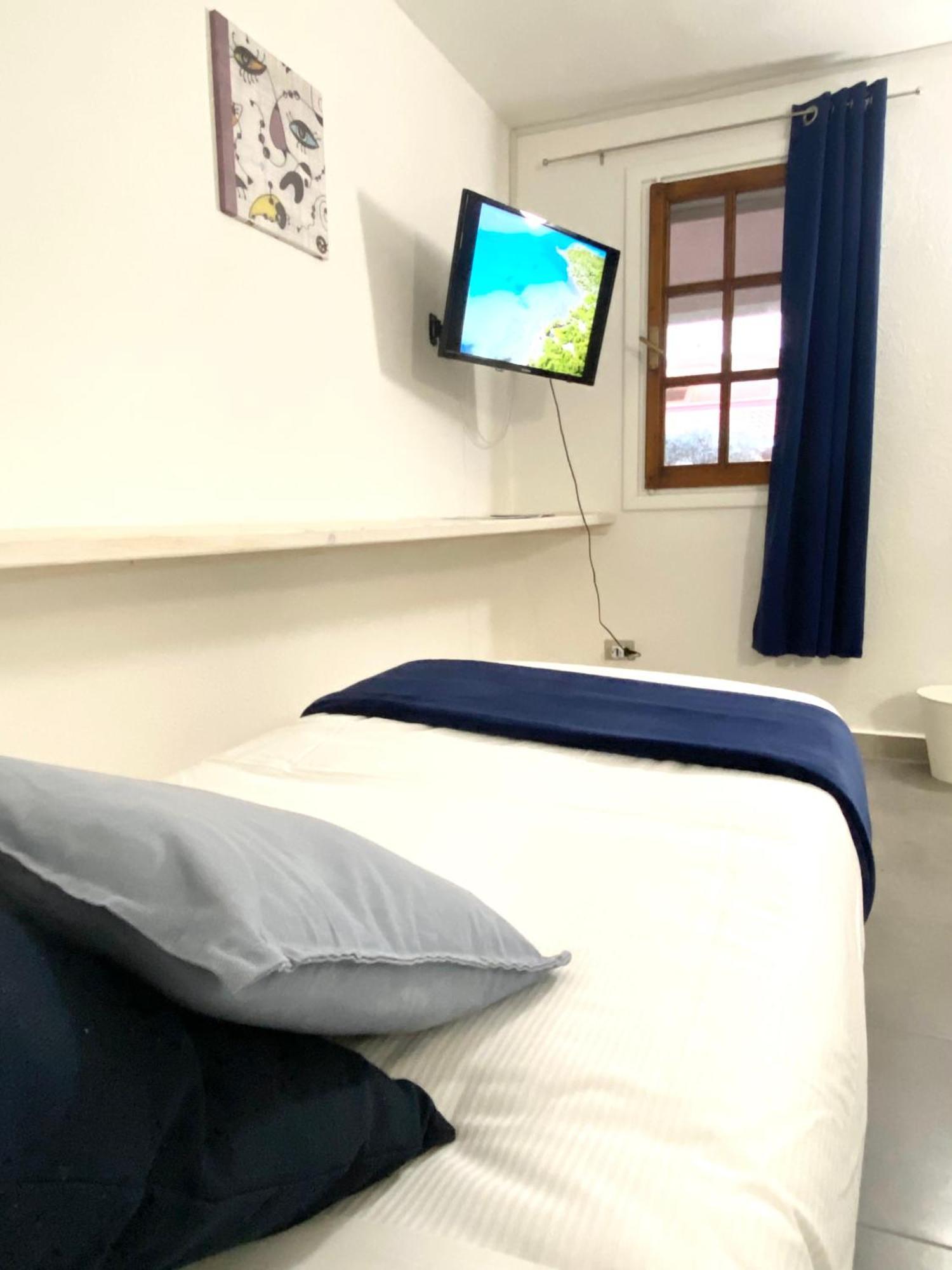מרינלה Cala Reale Rooms Marinella מראה חיצוני תמונה