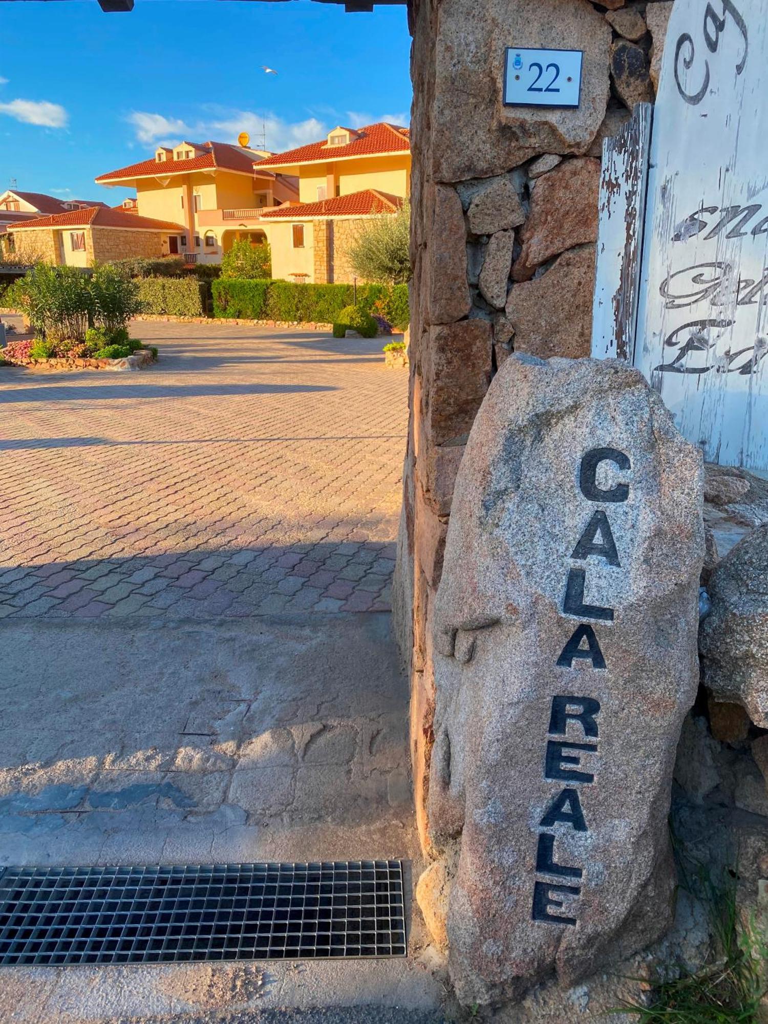 מרינלה Cala Reale Rooms Marinella מראה חיצוני תמונה